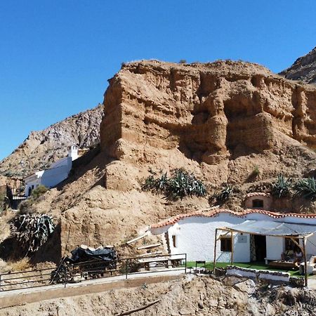 Creatively Designed Cavehouse With Jacuzzi Villa Gorafe Екстериор снимка