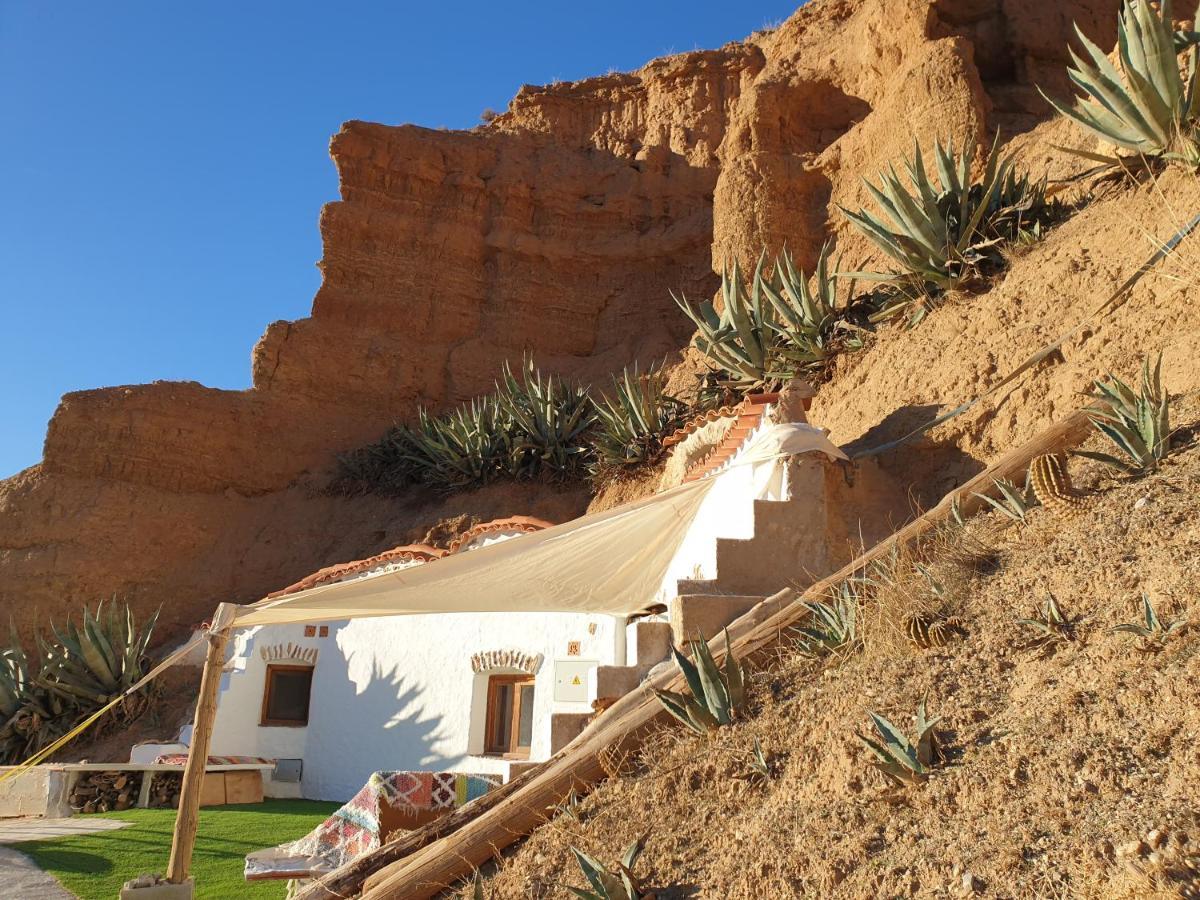 Creatively Designed Cavehouse With Jacuzzi Villa Gorafe Екстериор снимка