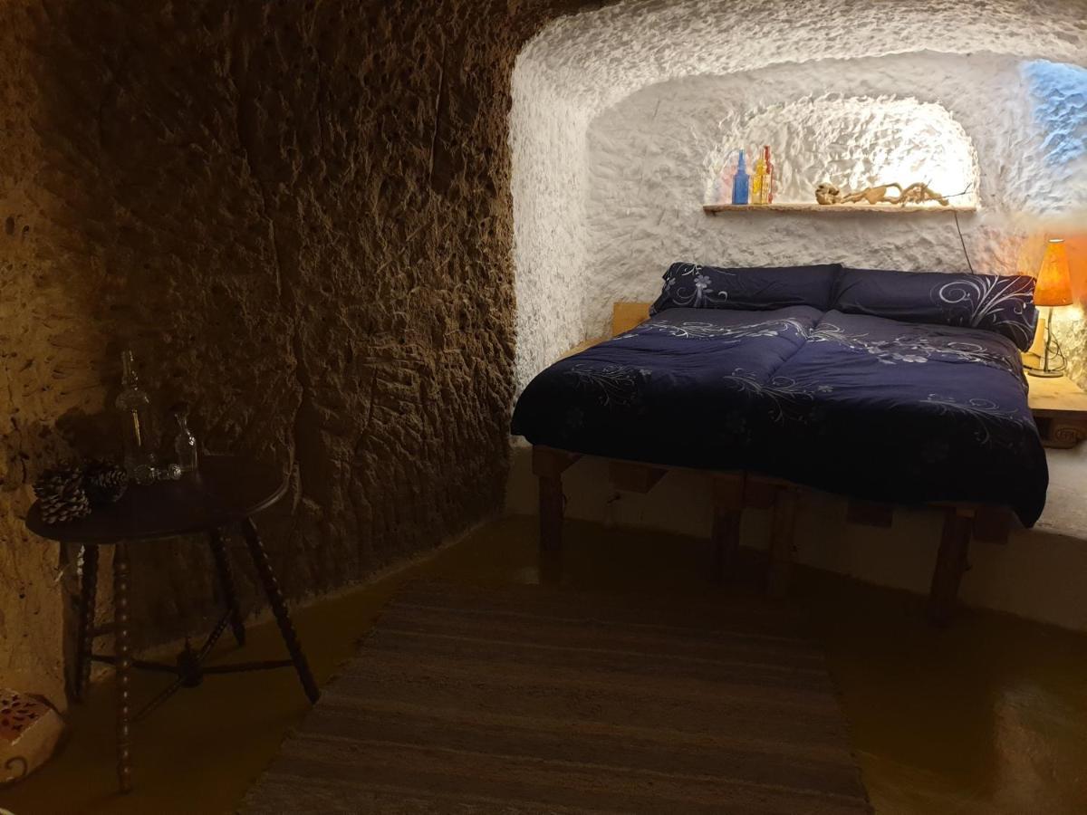 Creatively Designed Cavehouse With Jacuzzi Villa Gorafe Екстериор снимка