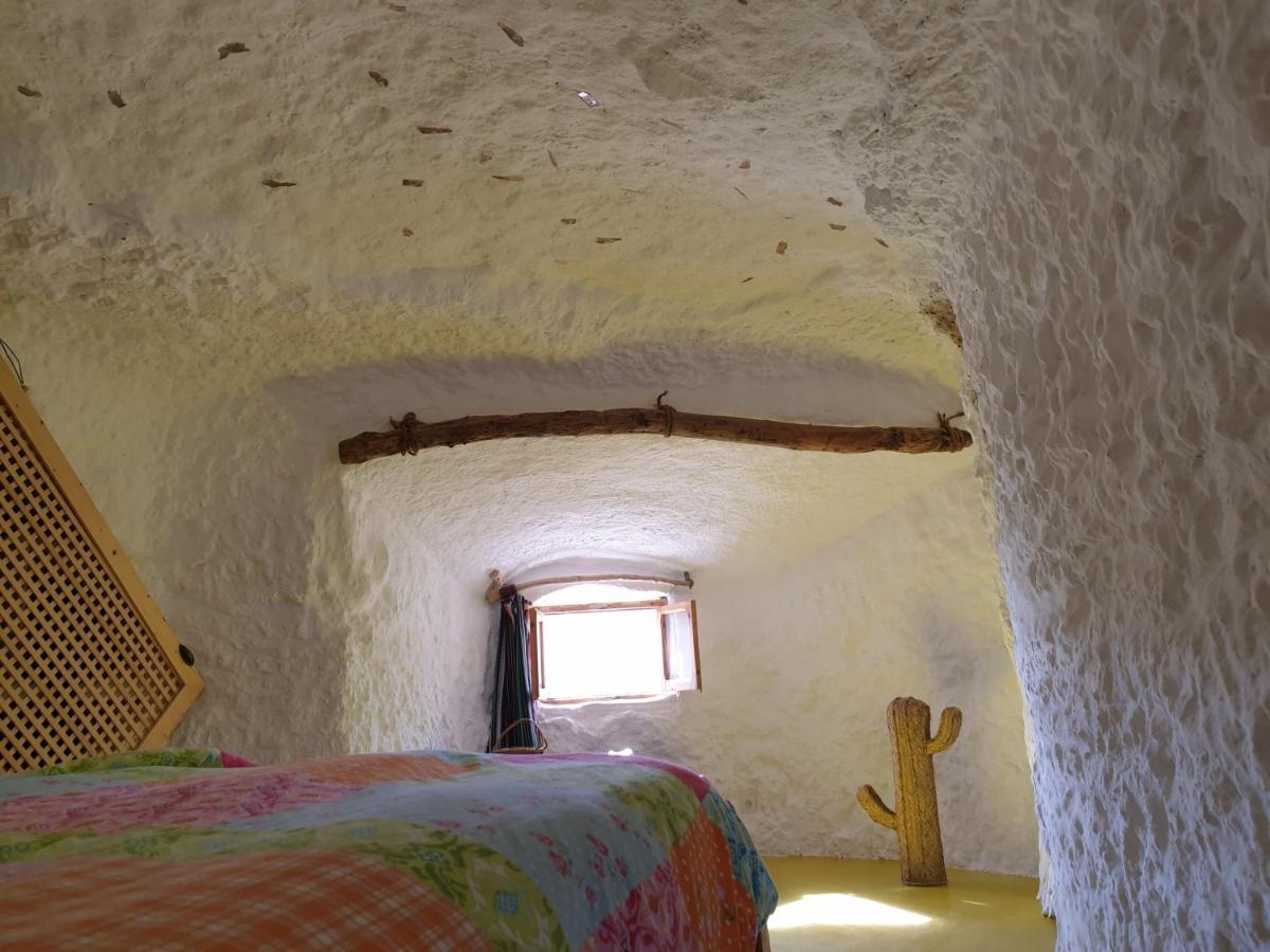 Creatively Designed Cavehouse With Jacuzzi Villa Gorafe Екстериор снимка