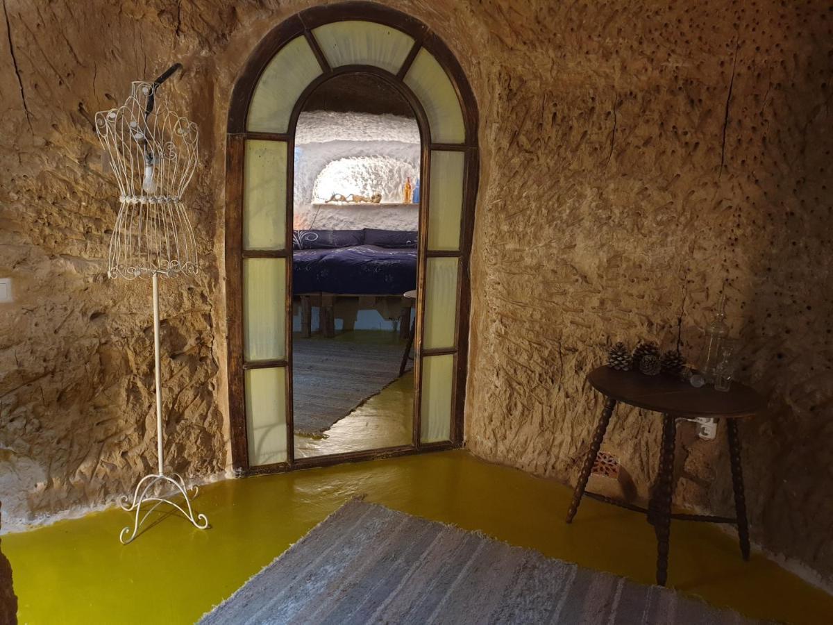 Creatively Designed Cavehouse With Jacuzzi Villa Gorafe Екстериор снимка
