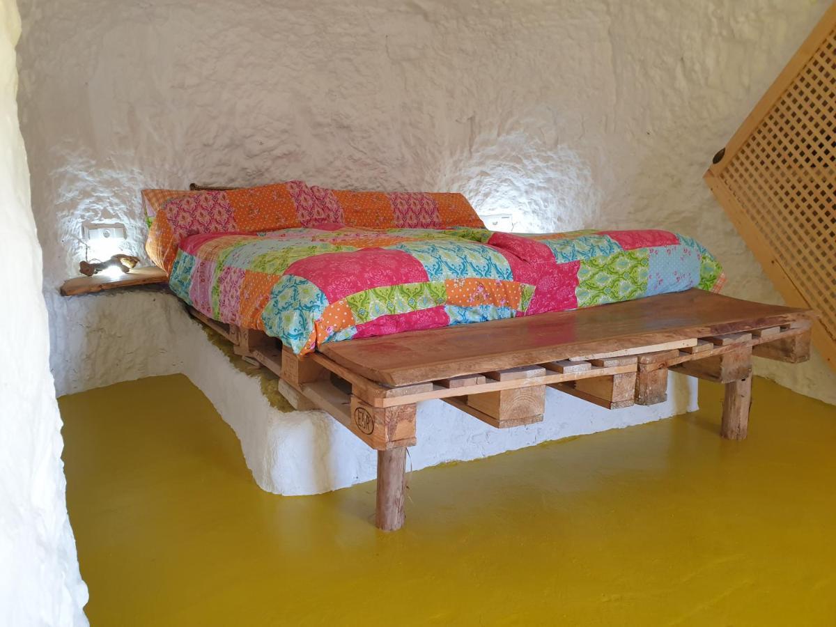 Creatively Designed Cavehouse With Jacuzzi Villa Gorafe Екстериор снимка