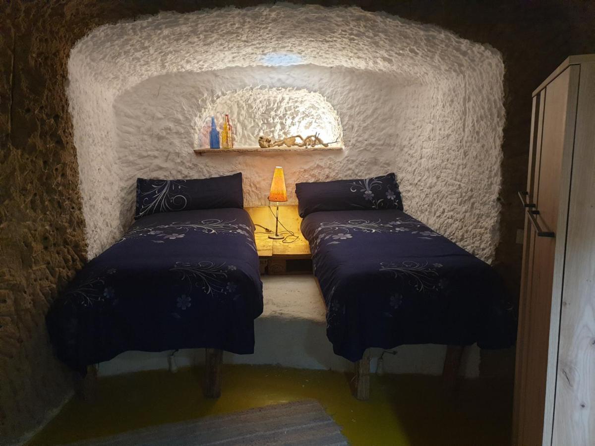 Creatively Designed Cavehouse With Jacuzzi Villa Gorafe Екстериор снимка