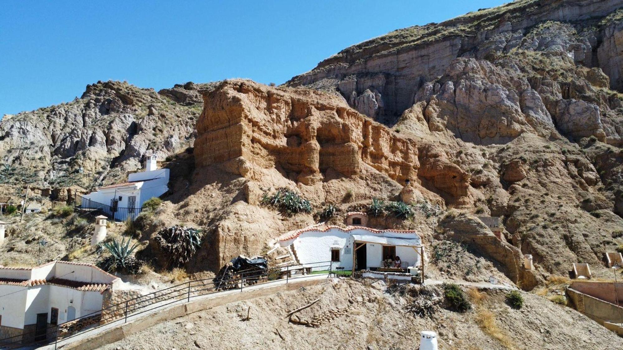 Creatively Designed Cavehouse With Jacuzzi Villa Gorafe Екстериор снимка